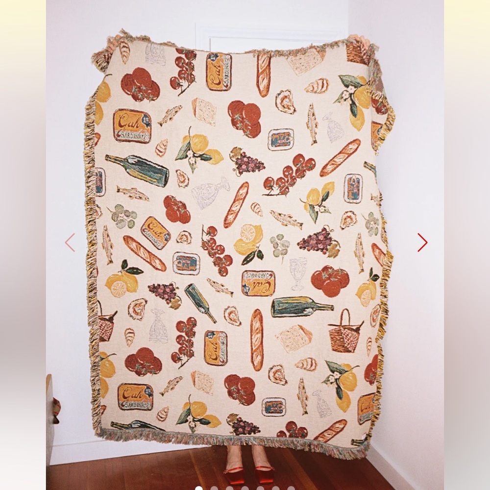 Lisa says gah Archie throw blanket Italian summer